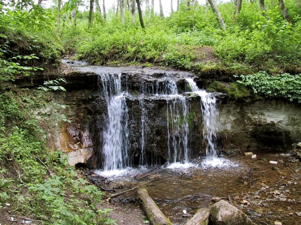 Daudas ūdenskritums, 2002. gada maijs