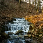 Jumpravas parka ūdenskritums, 1999. gada marts