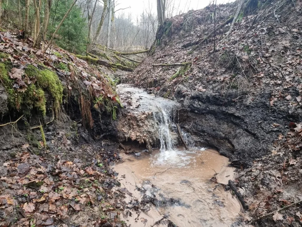 Beites kraujas ūdenskritums, augšējā kaskāde. 2024. gada marts