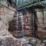 Bezdelīgu klinšu ūdenskritums. 2024. gada decembris.