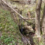 Lūrmaņu avots un ūdenskritums. 2025. gada aprīlis.