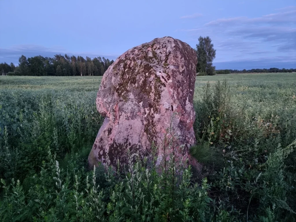 Āžu stāvakmens. 2024. gada jūlijs.
