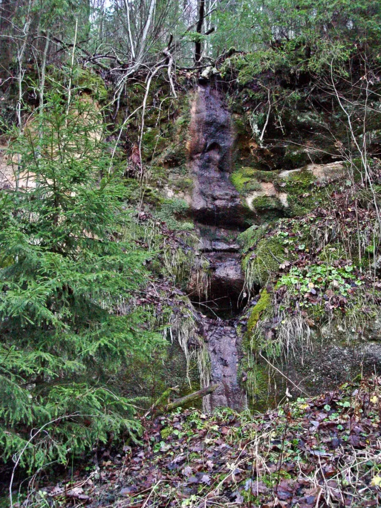 Sautas kalna ziemeļu ūdenskritums. 2003. gada decembris.