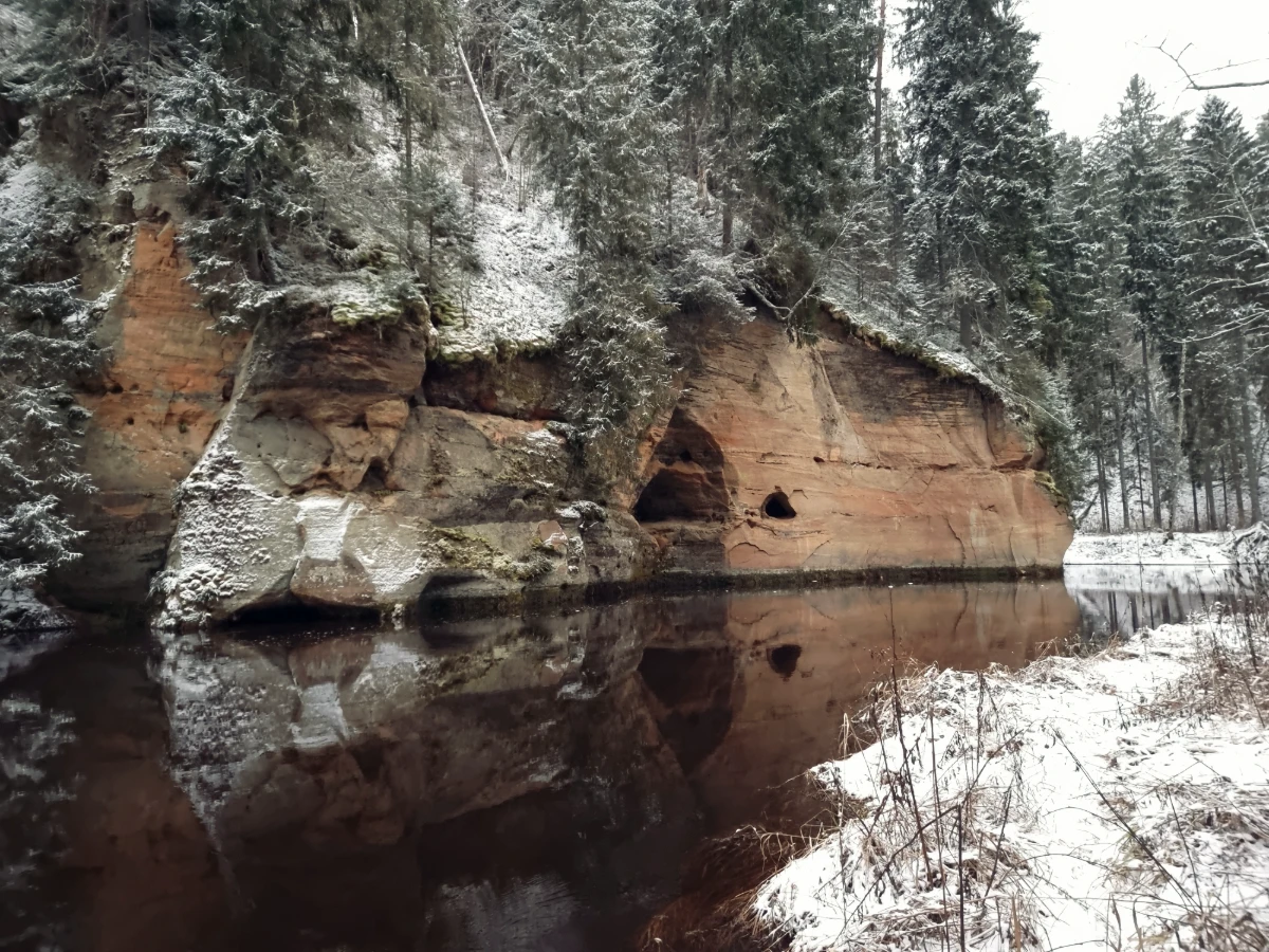 Melnais iezis. 2025. gada decembris.